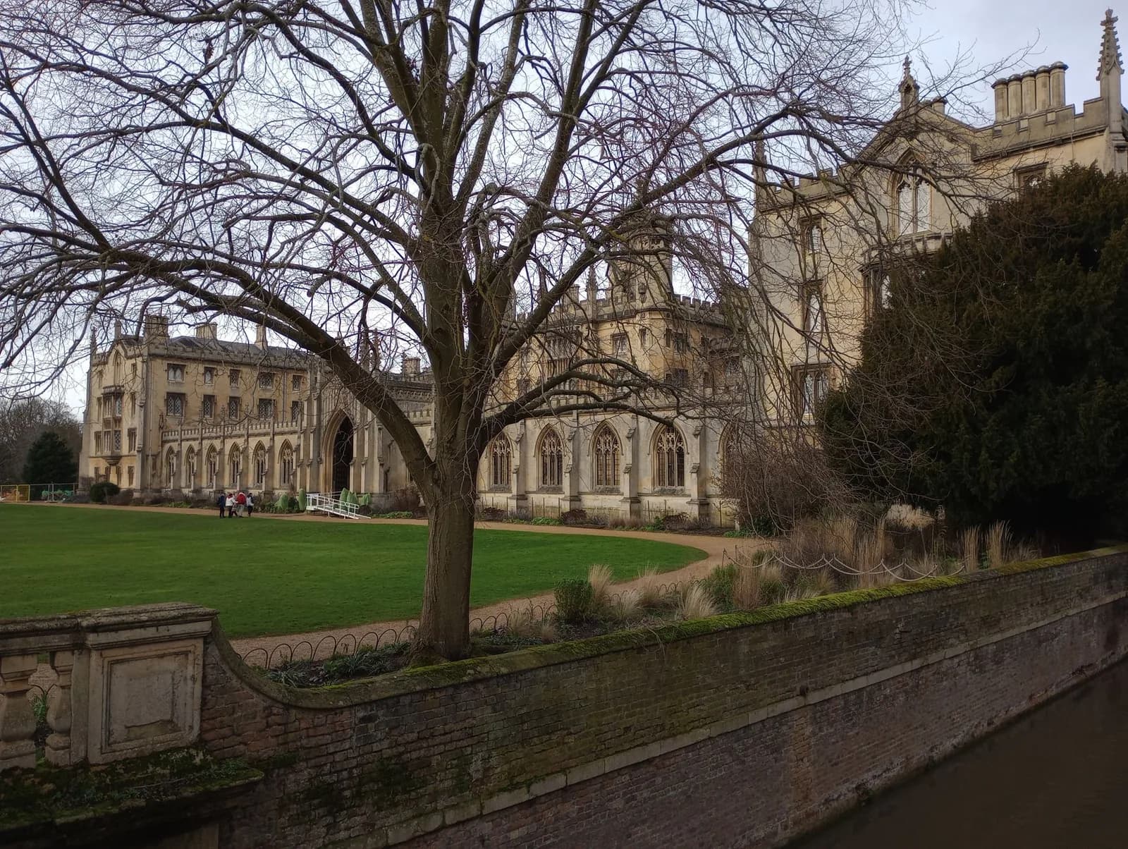 Le New Court de St John's College vu depuis les Backs, à Cambridge