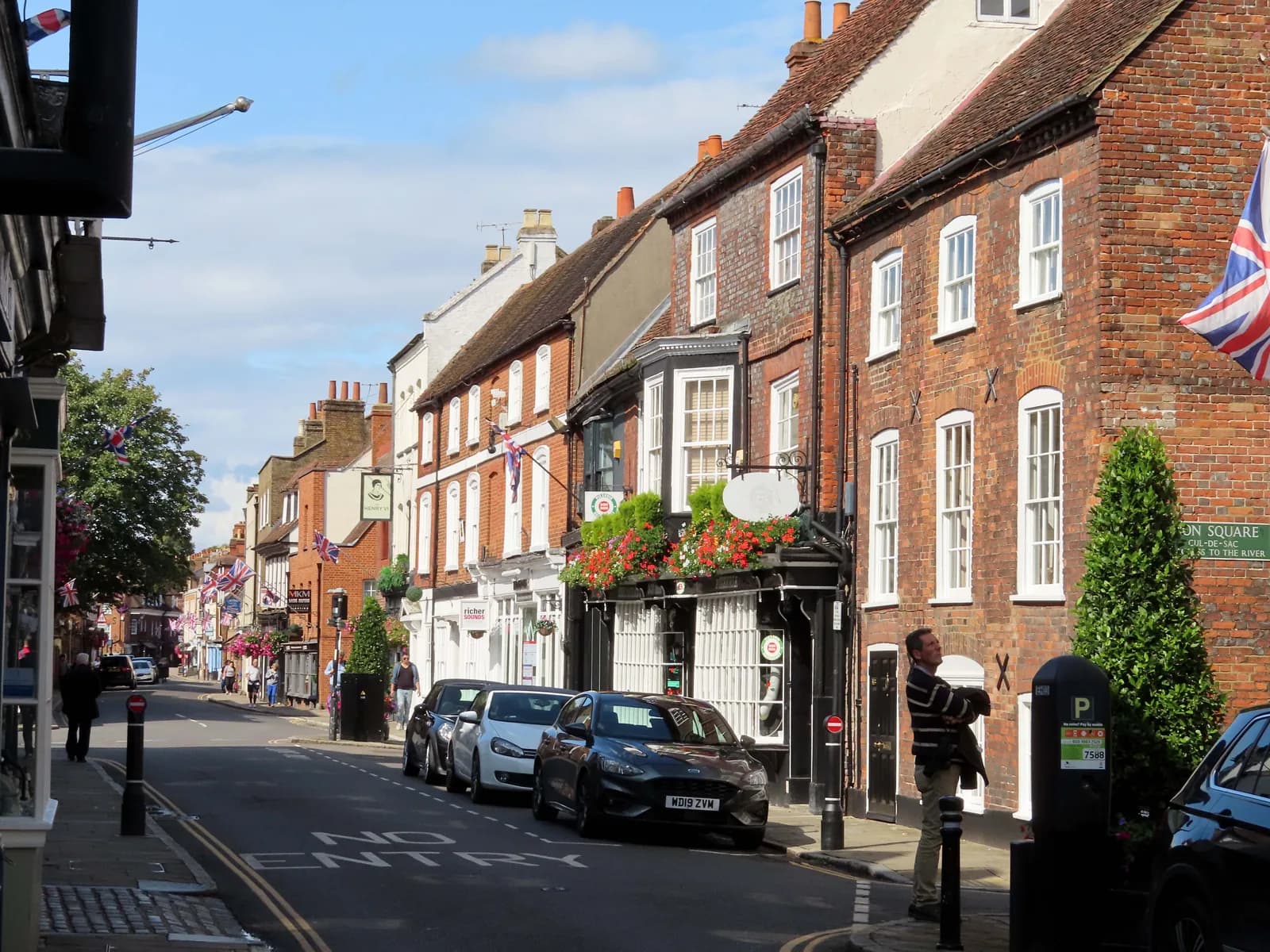 Maisons en brique de la rue principale d'Eton, dans le Berkshire