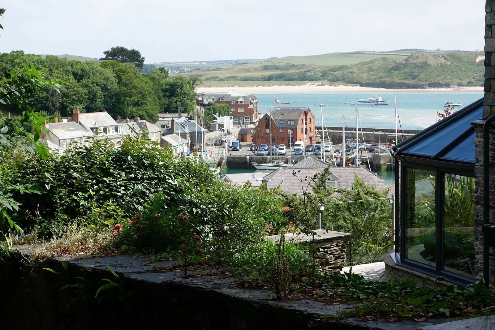 Le port de Padstow et l'estuaire de la Camel vus depuis les hauteurs