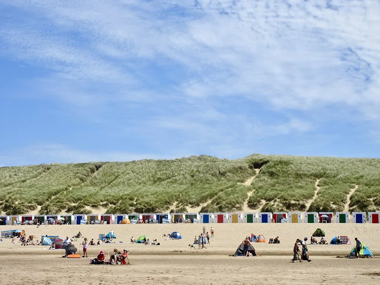 La plage de sable et les dunes de Woolacombe, sur la côte nord du Devon