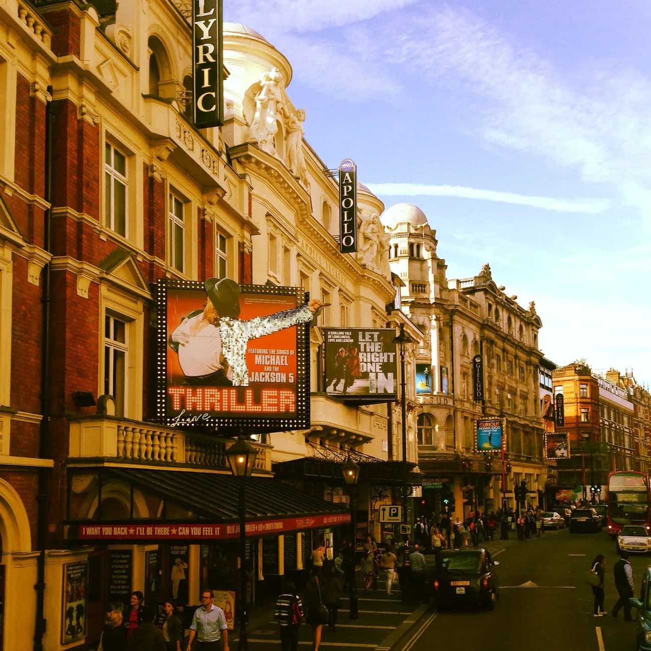 Les façades des théâtres Lyric et Apollo sur Shaftesbury Avenue