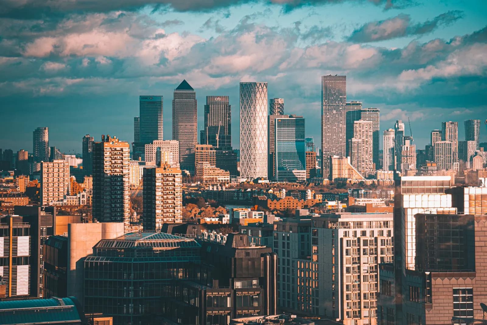 Income Tax UK barème 2026 Canary Wharf