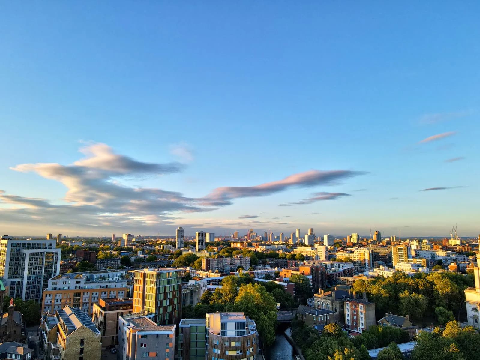 Manchester skyline tech musique football